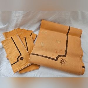 Western Table Cloth & 6 Napkins